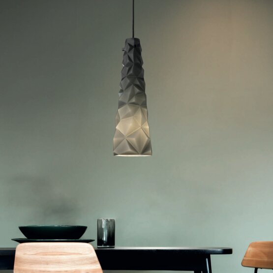 Lámpara caótica, Lámpara colgante moderna en color gris