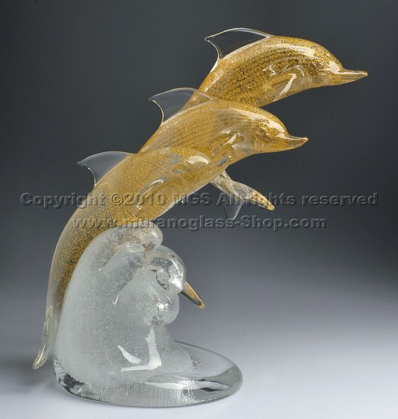 Tres delfines de oro, Tres delfines con decoración de oro 24k
