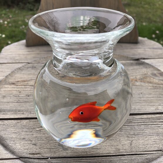 Jarrón con peces de colores, Jarrón con peces de colores
