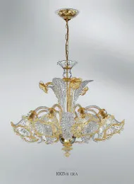 Araña de cristal de cinco luces con la decoración de ámbar