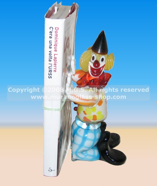 Payaso sujetas libro, Payaso sujetas libro