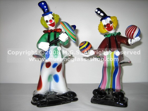 Pagliacci Peto, Mono Clown con sombrilla