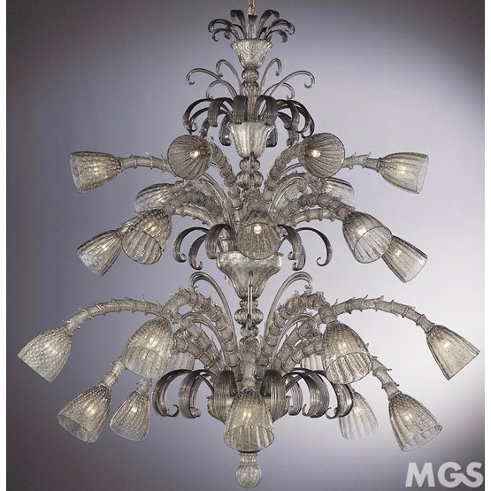 Lámparas Mentasti, Veinticuatro antigua araña de cristal de las luces