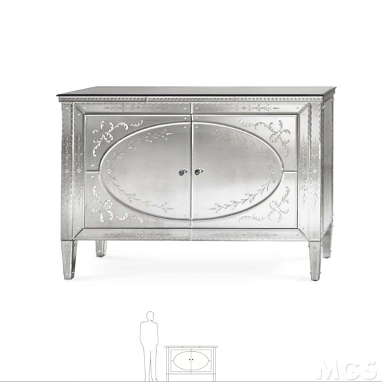 Salvador Credenza, Credenza de dos puertas con grabados artísticos