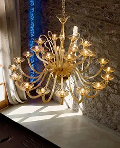 Veinticuatro luz araña de cristal de oro