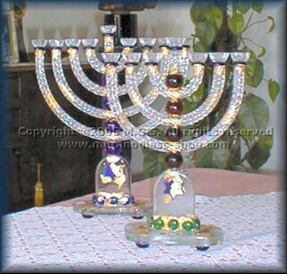 Menor 2000, Candelabro judío con siete lámparas (Menor)