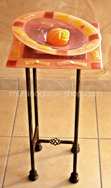 Glass serie de muebles 30, Soporte para teléfono de vidrio de color salmón con azulejos de oro