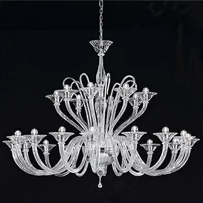Veinticuatro luces de araña de cristal de fum