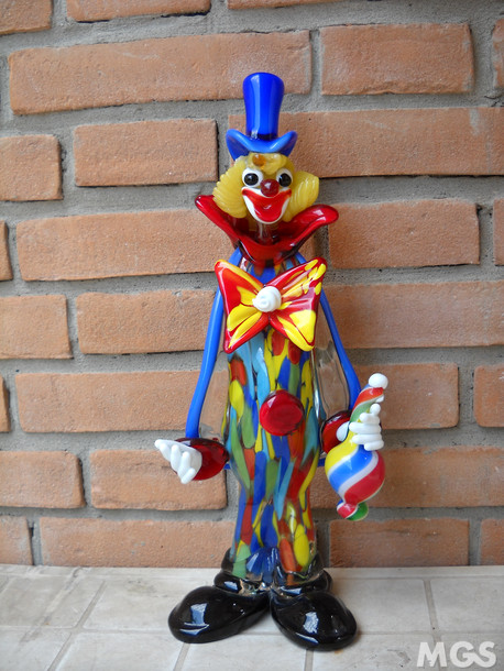 Payaso alto, Tall Clown con botella