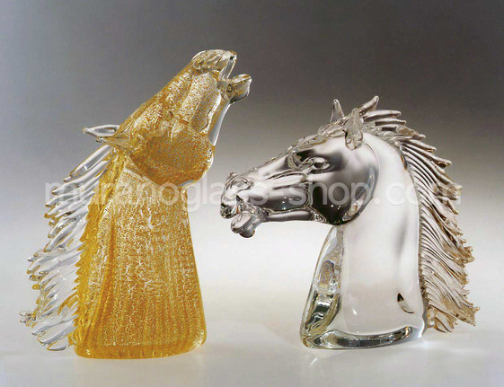 cabezas de caballo, Cabeza de caballo decorado en oro