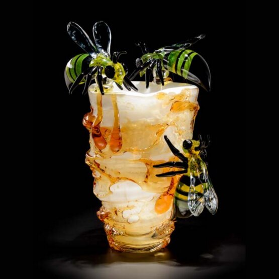 Florero de nido de abeja, Florero de nido de abeja con abejas