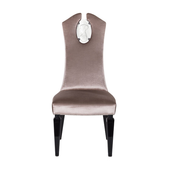 silla letizia, Camafeo exclusivo y terciopelo suave.