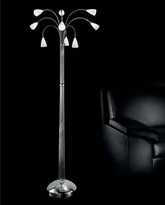 Lámparas de pie en la leche blanca a nueve